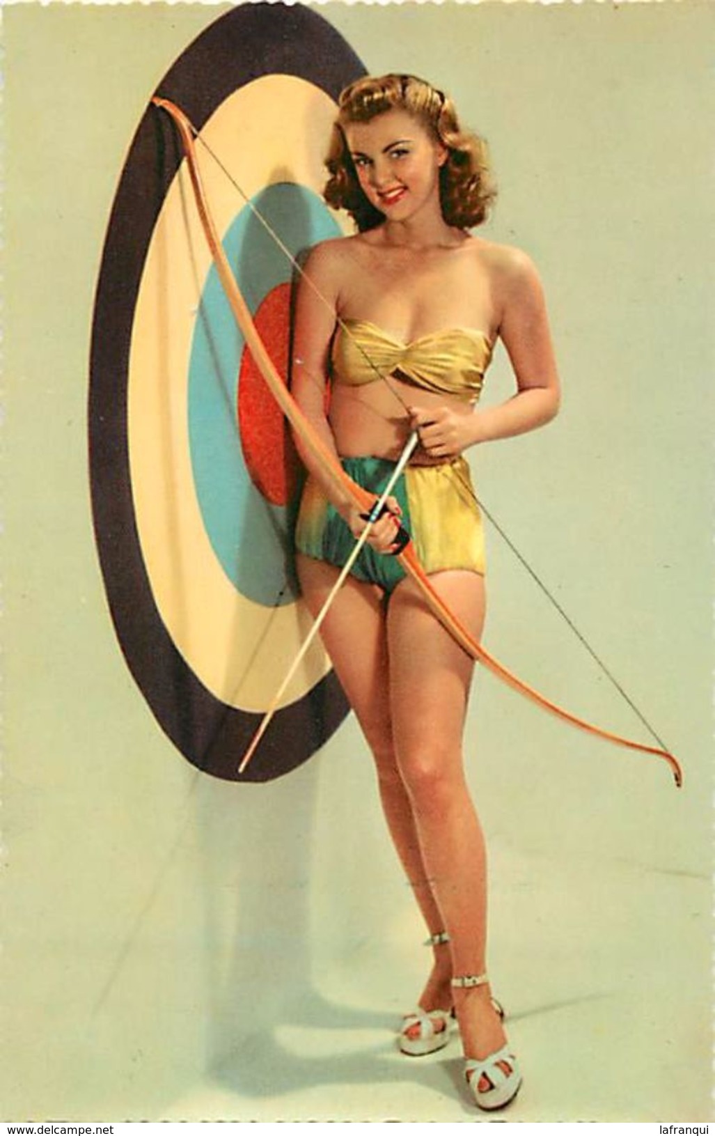 Ref 530- Sports - Le Tir A L Arc - Pin-up - Theme Pin-ups   - Carte Bon Etat - Tir à L'Arc