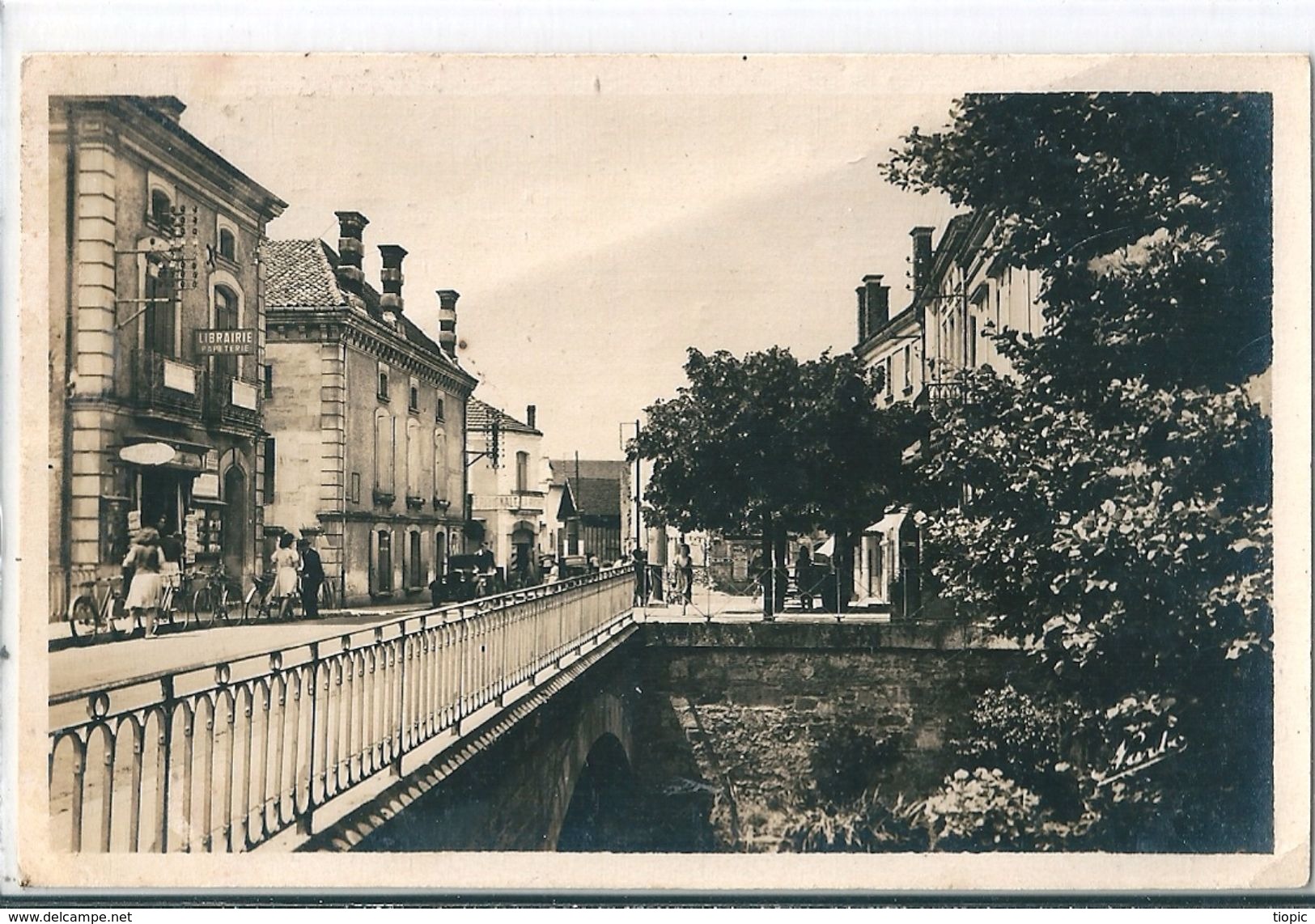 Carte  Photo  De     LIBOS   ( 47 )   Place  Du  Centre . - Libos