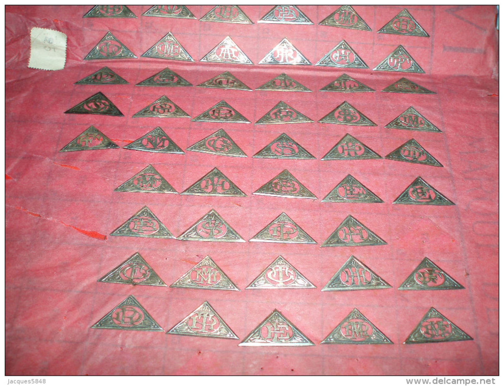 Monogrammes ) P.VISSAC : Argent Massif -1900 / 1930 - Format Trangle 31x15mm Vendu à Lunité - Sac à Main - Porte Feuille - Autres & Non Classés