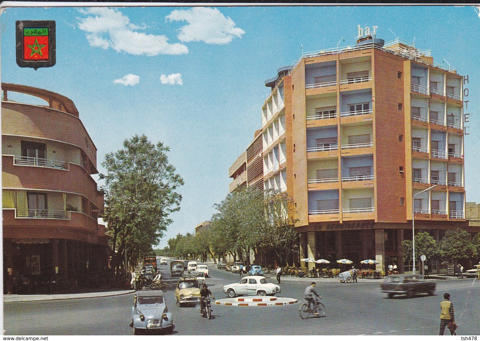 MAROC--MARRAKECH---( Voitures Des Années 60-  2cv + SIMCA + DAUPHINE + Autres )-( Peu Courante )--voir 2 Scans - Marrakech