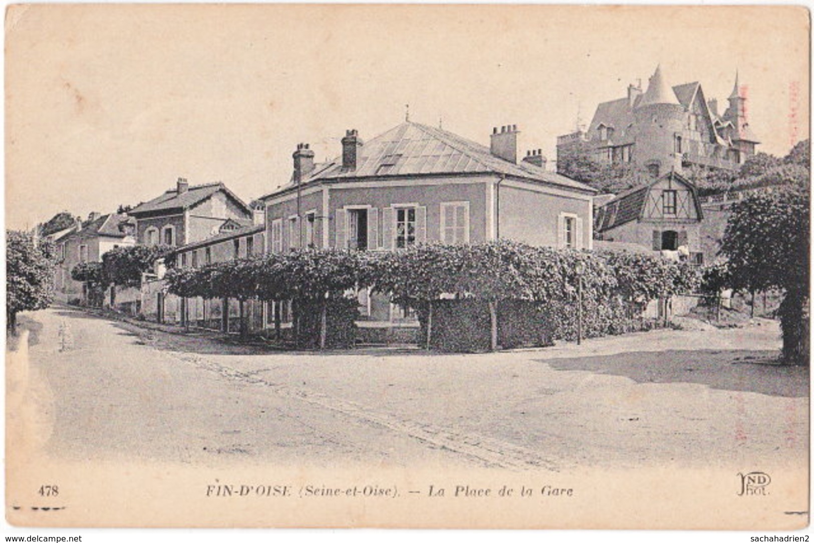 78. FIN-D'OISE. La Place De La Gare. 478 - Conflans Saint Honorine