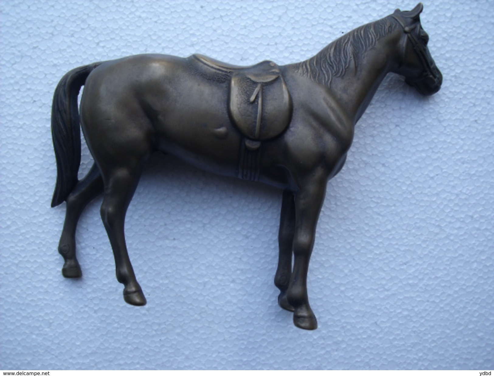 UN CHEVAL EN BRONZE - Bronzes