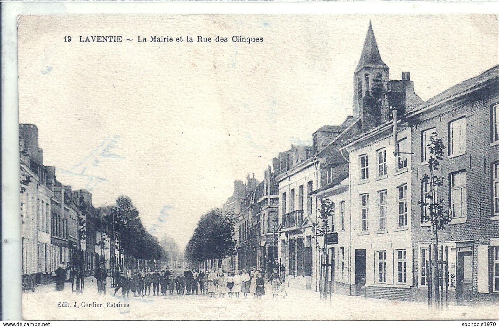 PAS DE CALAIS - 62 - LAVENTIE - La Mairie Et La Rue Des Clinques - Laventie