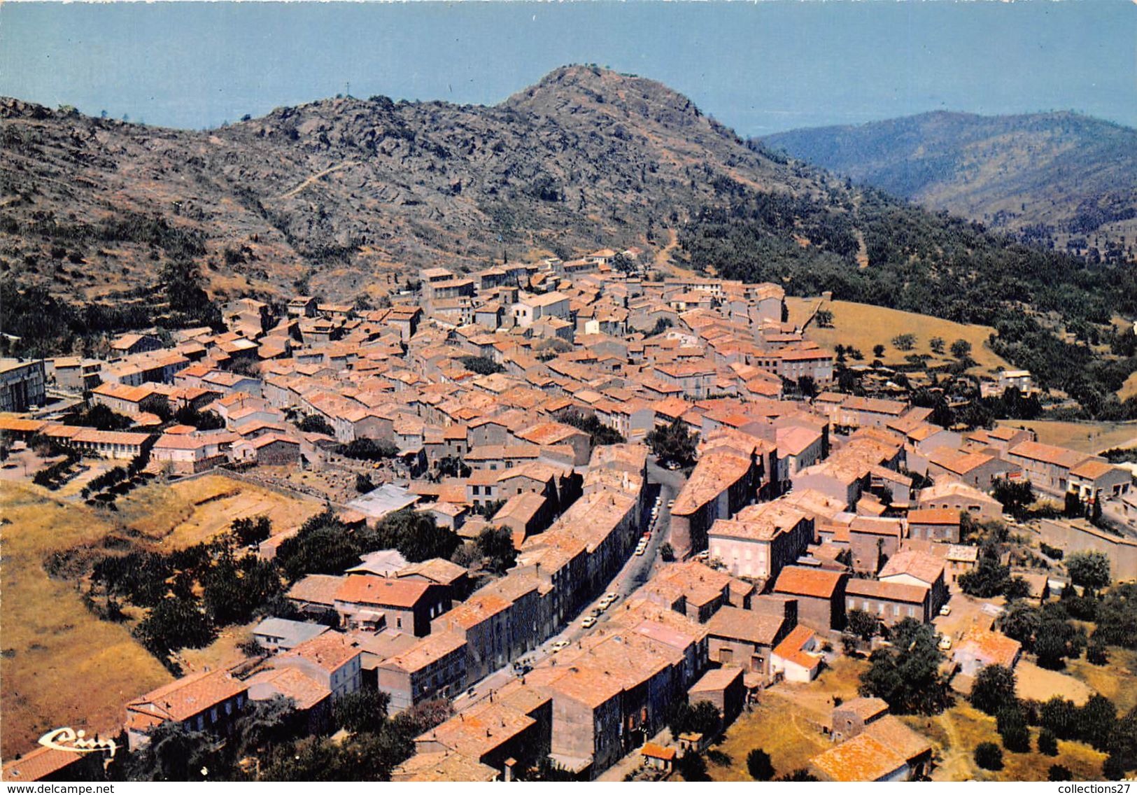 83-LA GARDE-FREINET- VUE AERIENNE GENERALE - La Garde Freinet