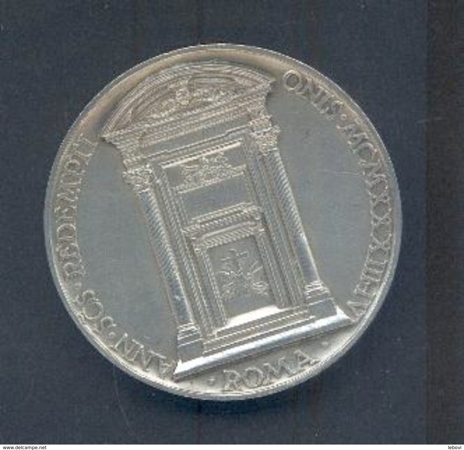 VATICAN : Médaille Avers « PIUS XI PONTIFEX MAXIMUS &ndash; ANNO XII » Revers « ANN. SCS. REDEMPTIONIS  MCMXXXIII &ndash - Autres & Non Classés