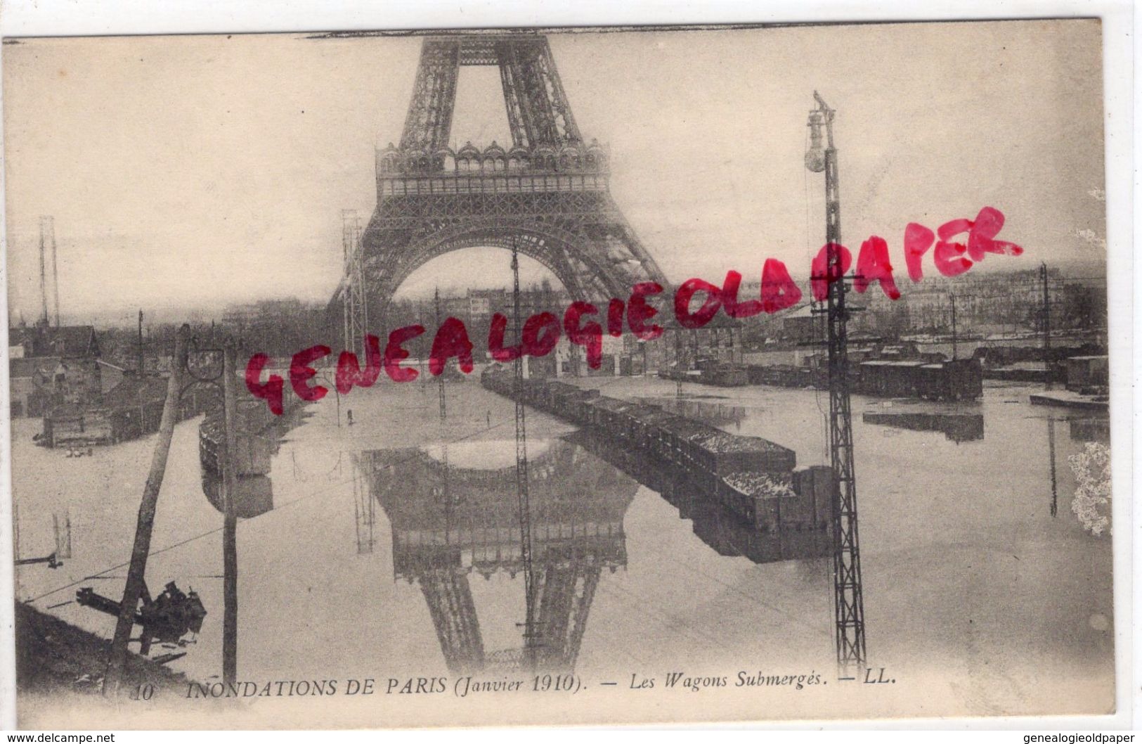 75 - PARIS - INONDATIONS DE PARIS JANVIER 1910- LES WAGONS SUBMERGES- TOUR EIFFEL - Inondations De 1910