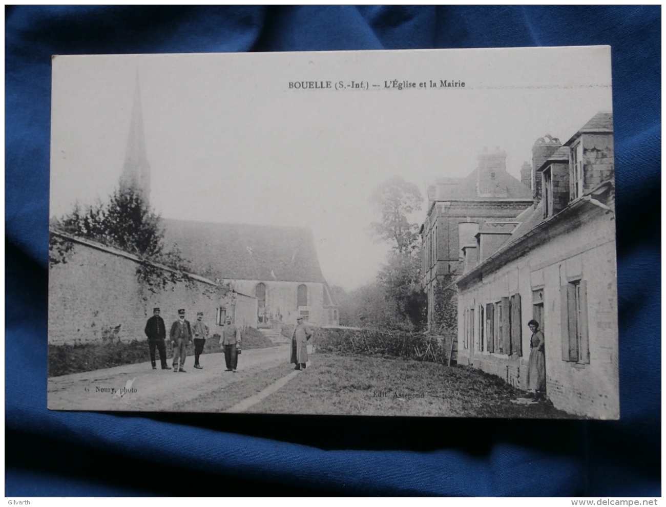 Bouelle  L'église Et La Mairie - Animée - Ed. Noury - Circulée 1916 - L323 - Autres & Non Classés