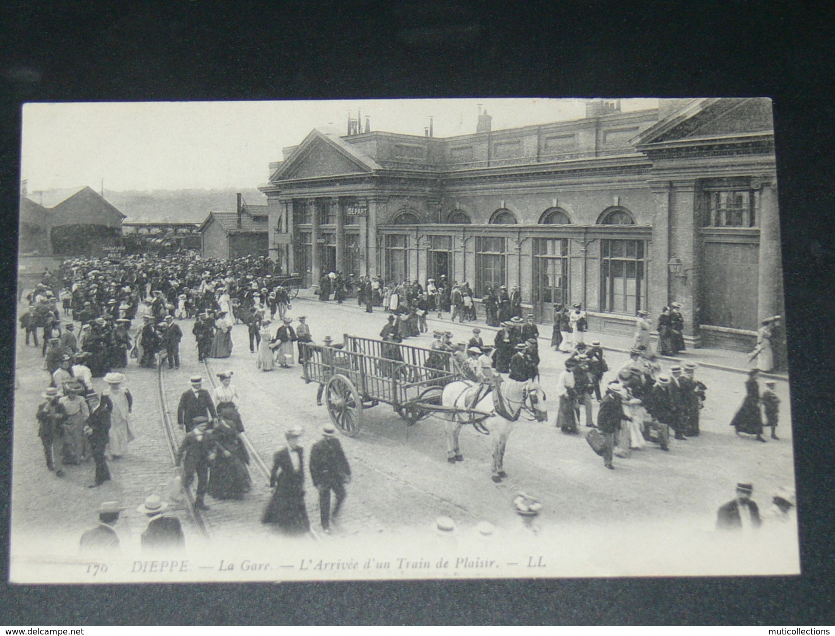 DIEPPE  1906  /    ARRIVEE D  UN TRAIN DE PLAISIR   OUI  EDIT - Dieppe