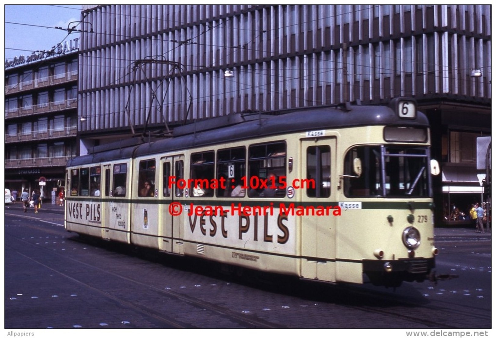 Reproduction D'une Photographie D´un Ancien Tramway Ligne 6 à Bochum En Allemagne Avec Publicité Vest Pils En 1973 - Sonstige & Ohne Zuordnung