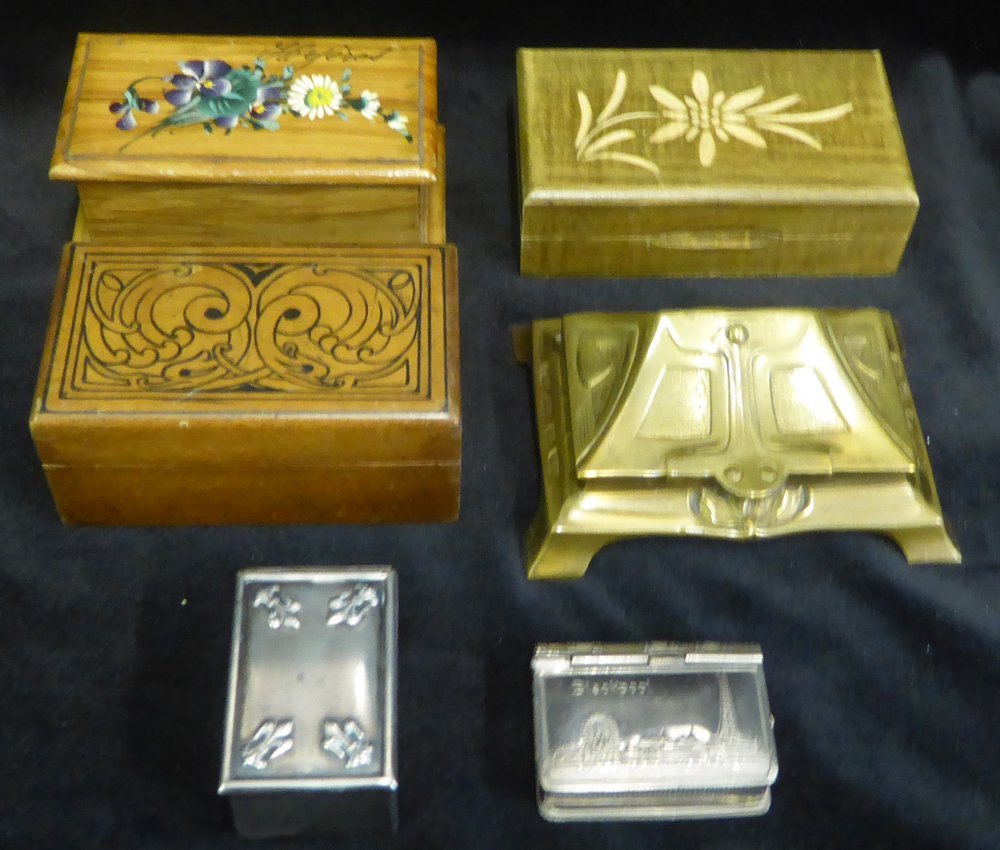STAMP BOXES 20thC Attractive Group, One With White Metal Combination VESTA/STAMP Case Showing Blackpool Sea Front, Anoth - Other & Unclassified