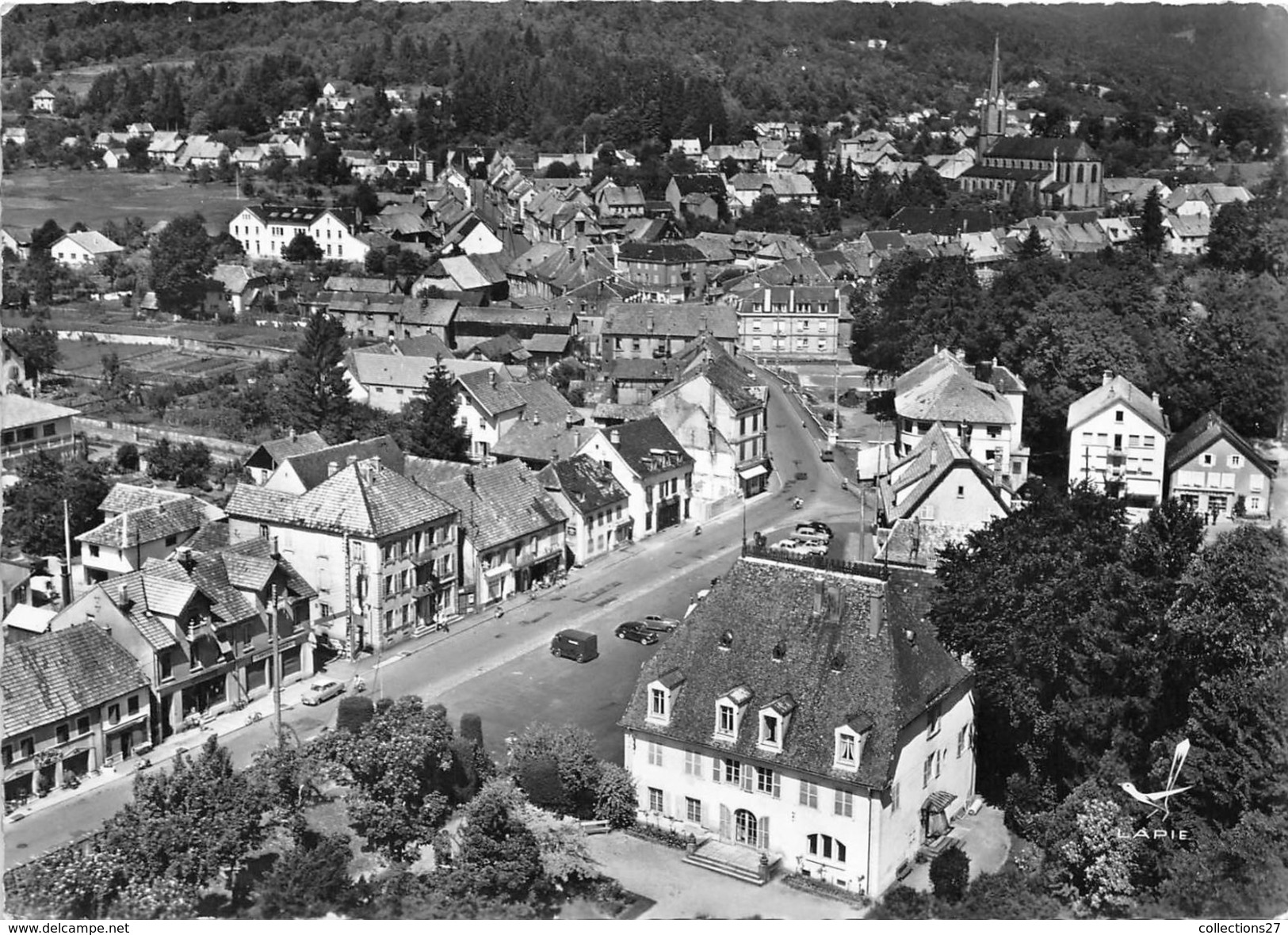 90-GIROMAGNY- LA MAISON DE MAZARIN ET LA GRANDE PLACE VUE DU CIEL - Giromagny