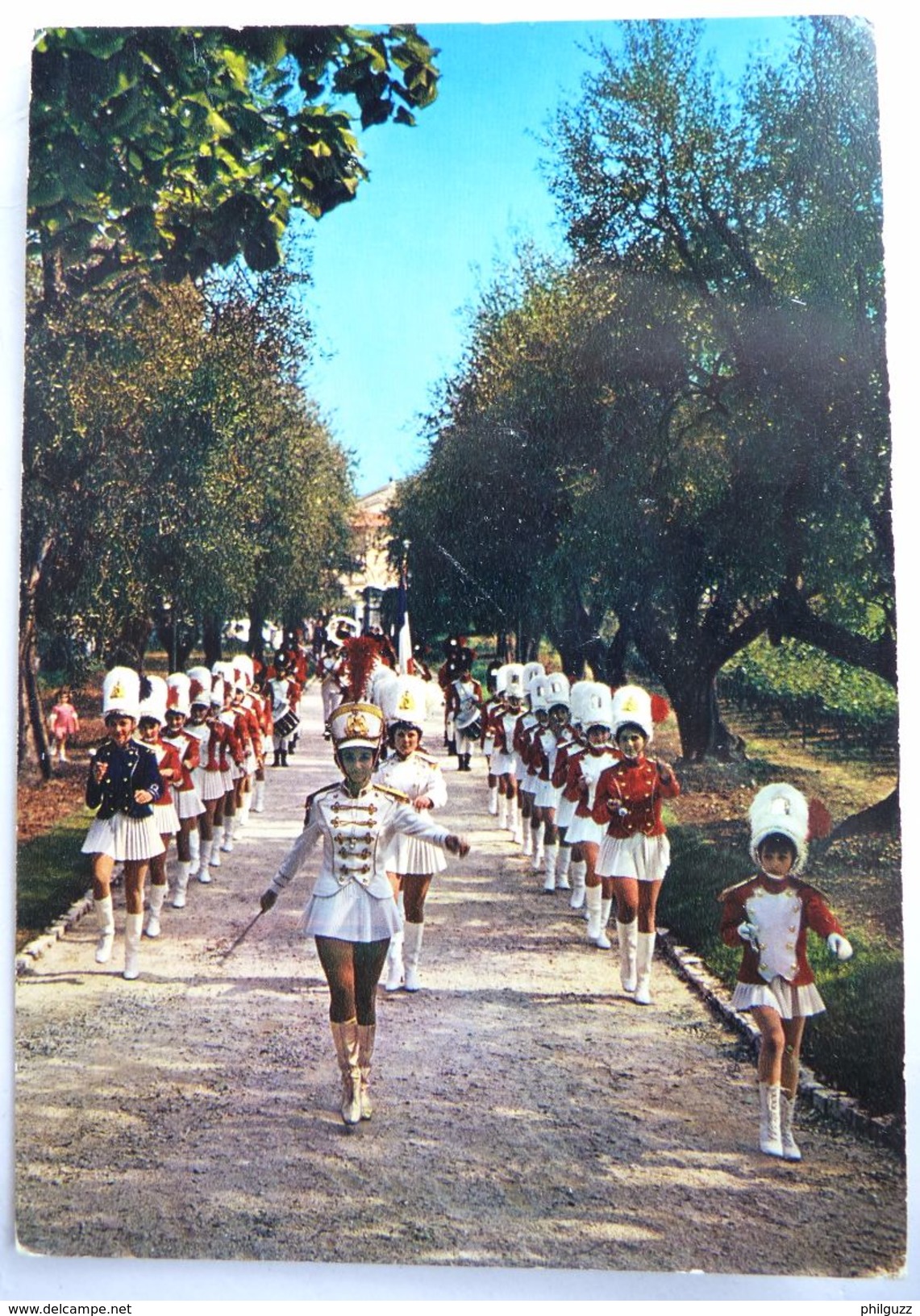 CPM 06 St Laurent Du Var Majorettes Parade Le Defile CARTE POSTALE EDITIONS St Laurent A996 - Saint-Laurent-du-Var