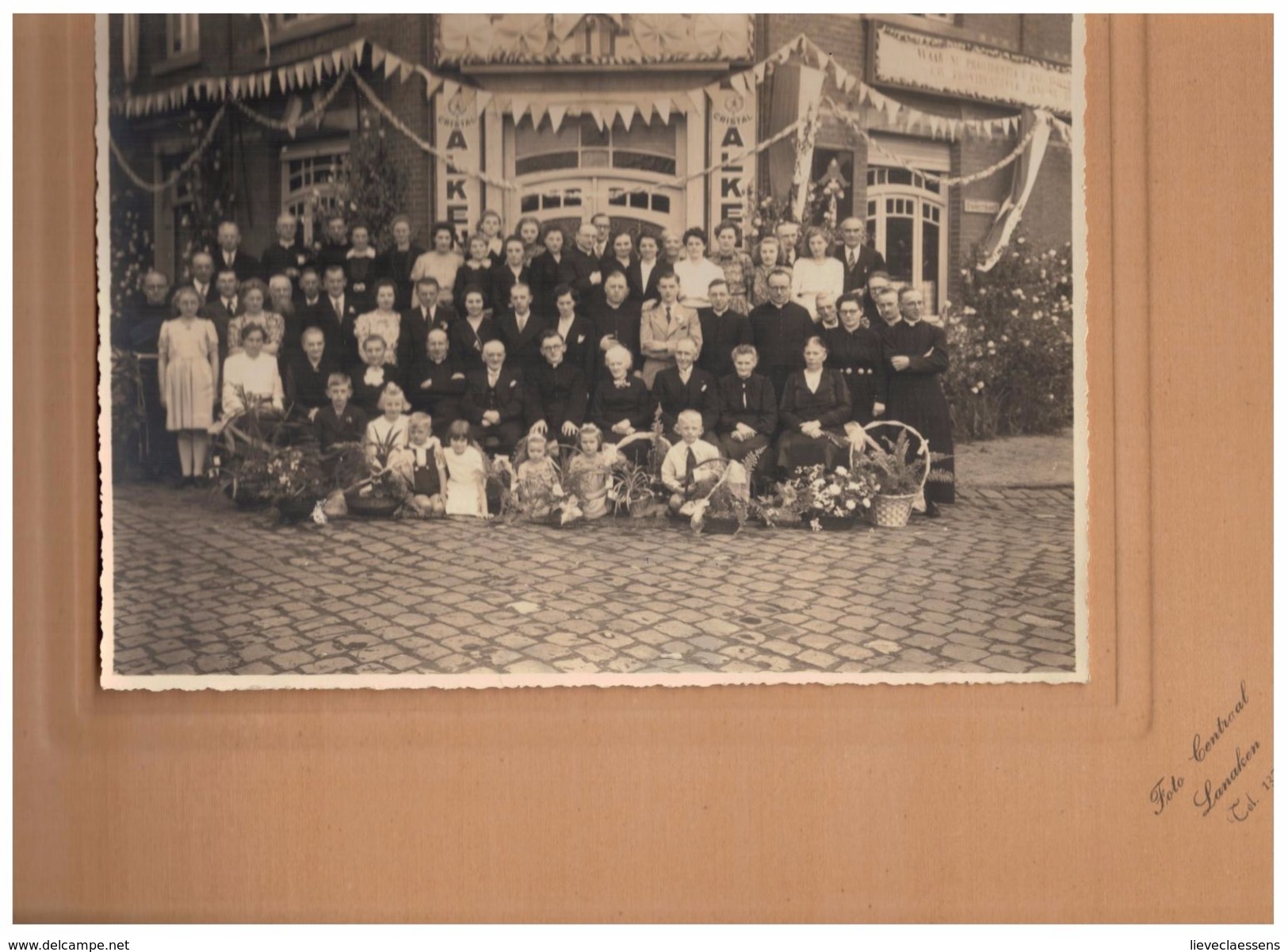 Lanaken:unieke Fotokaart Familie Postelmans-Eerdenkens Voor Café In De Dorpstraat - Lanaken