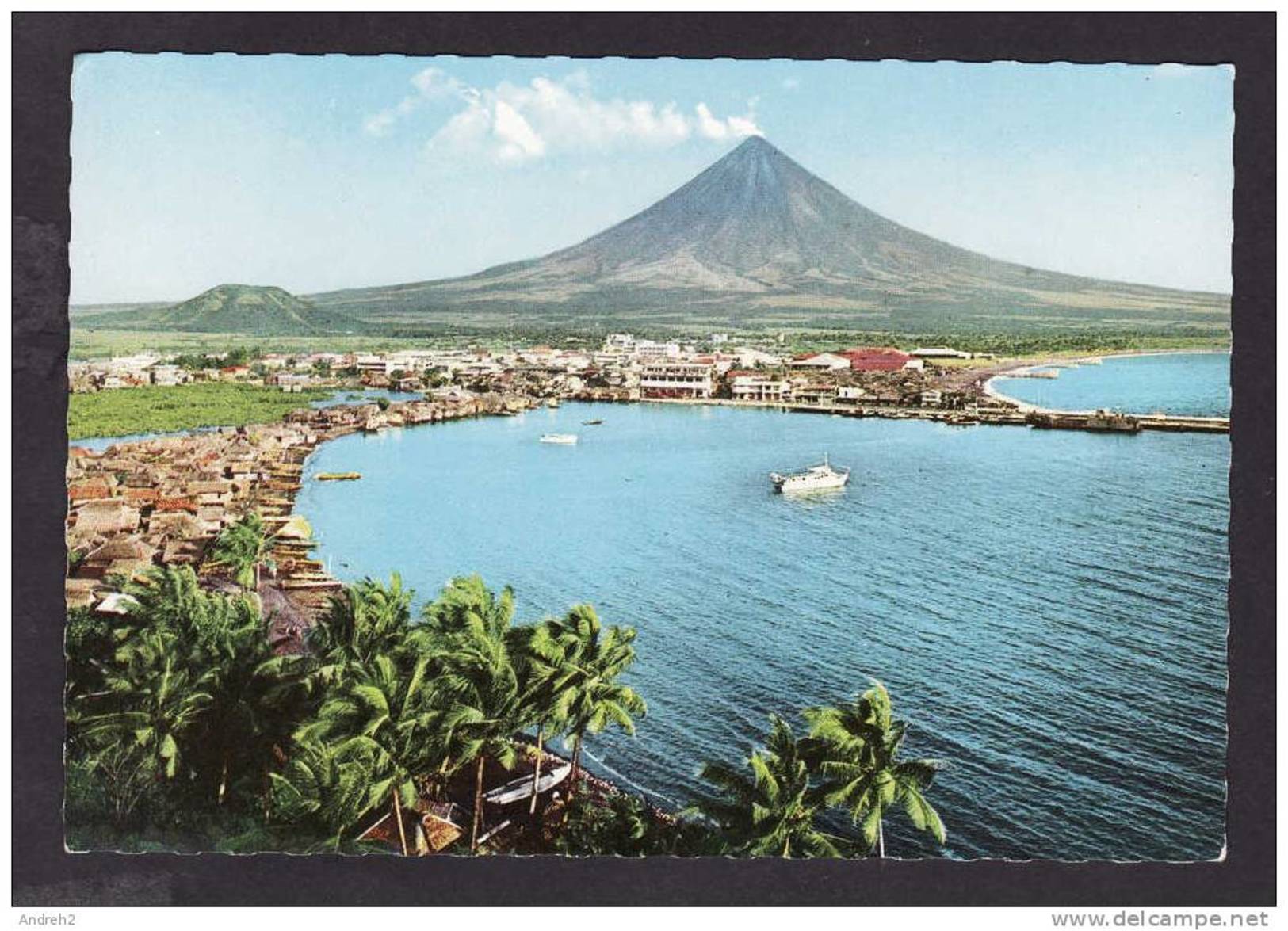 PHILIPPINES - LEGASPI CITY AT THE FOOT OF THE BEAUTIFUL MT. MAYON - Philippines