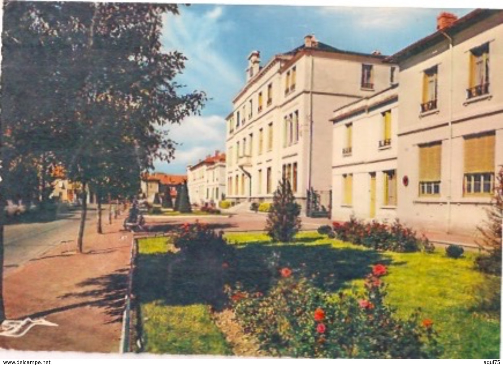 VAUX-EN-VELIN    La Mairie,l'école De Filles Et La Poste - Vaux-en-Velin