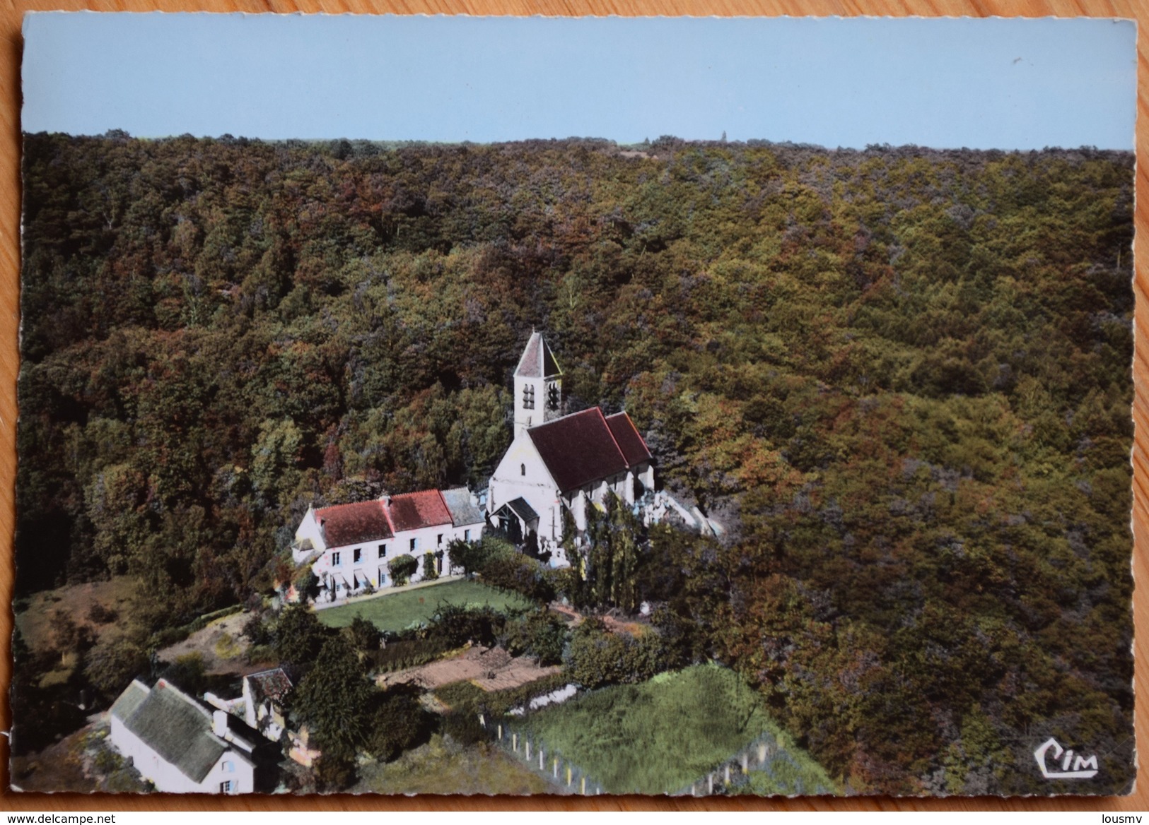 78 : Levis-Saint-Nom - Vue Aérienne - L'Eglise - CPSM GF Colorisée - (n°8868) - Autres & Non Classés