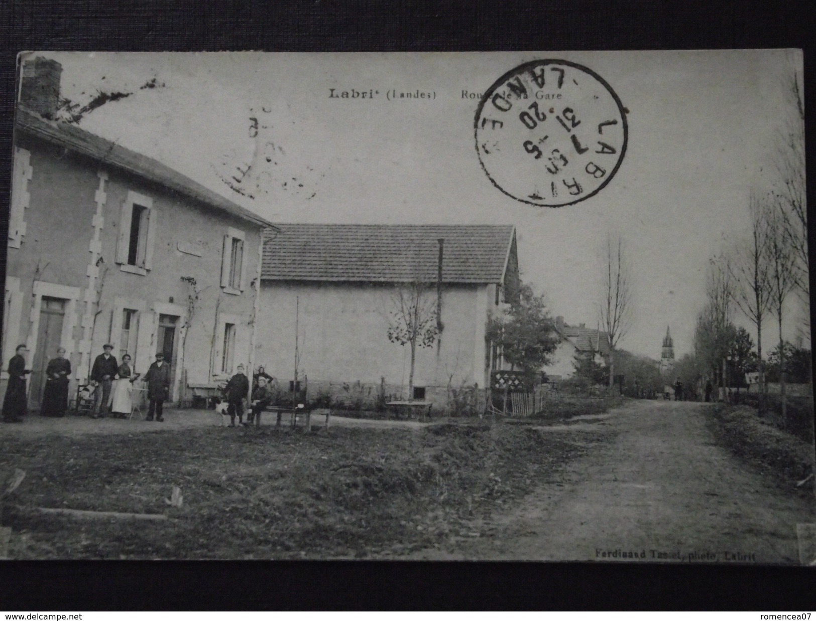 LABRIT (Landes) - ROUTE De La GARE - Animée - Voyagée Le 31 Mai 1920 - Labrit