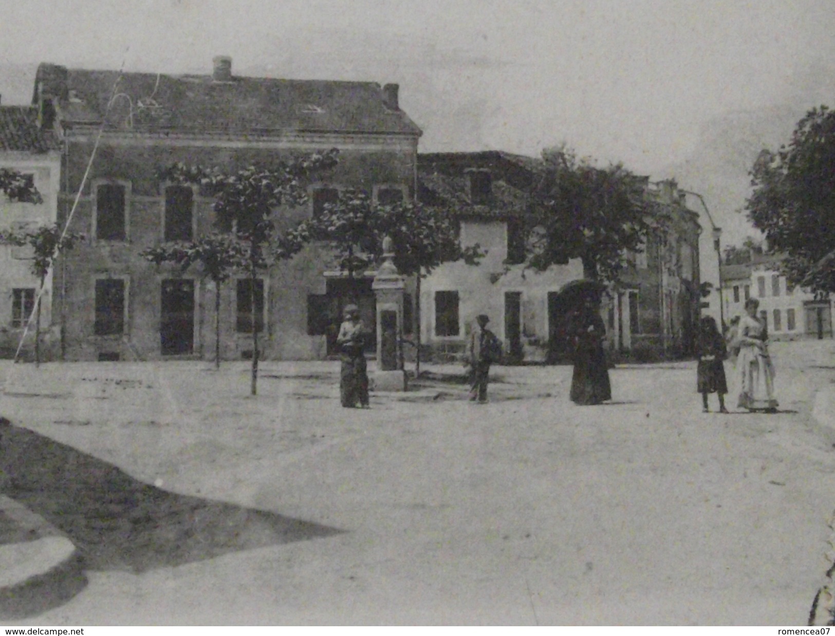 VILLENEUVE-de-MARSAN (Landes) - PLACE De La LIBERTE - Animée - Carte "précurseur" Voyagée Le 3 Février 1905 - Villeneuve De Marsan