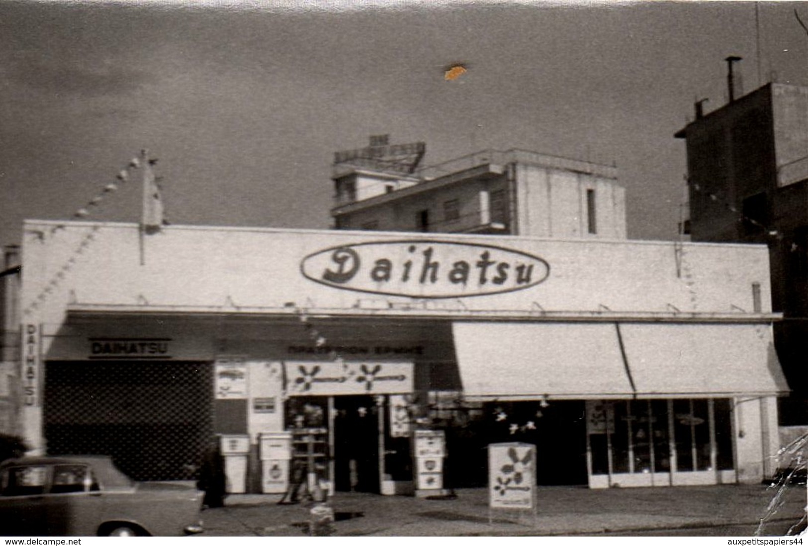 Photo Originale Garage Et Cocession Daihatsu - Station Service BP En Grèce ? Vers 1960/70 - Automobili
