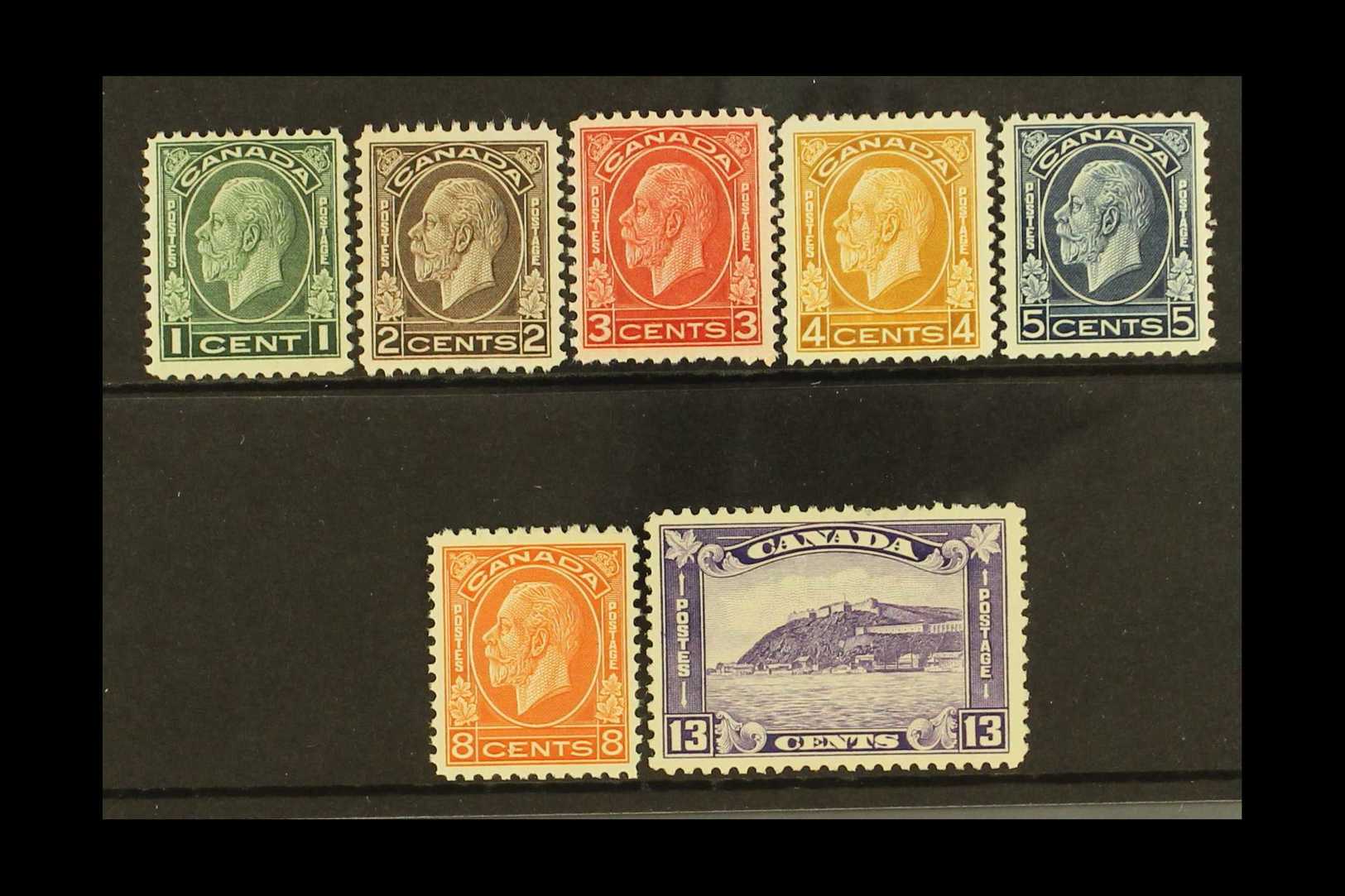 5755 1932-3 KGV "Medallion" Definitives, Complete Set, SG 319/25, Minor Perf Fault On Top On 13c, Otherwise Never Hinged - Other & Unclassified