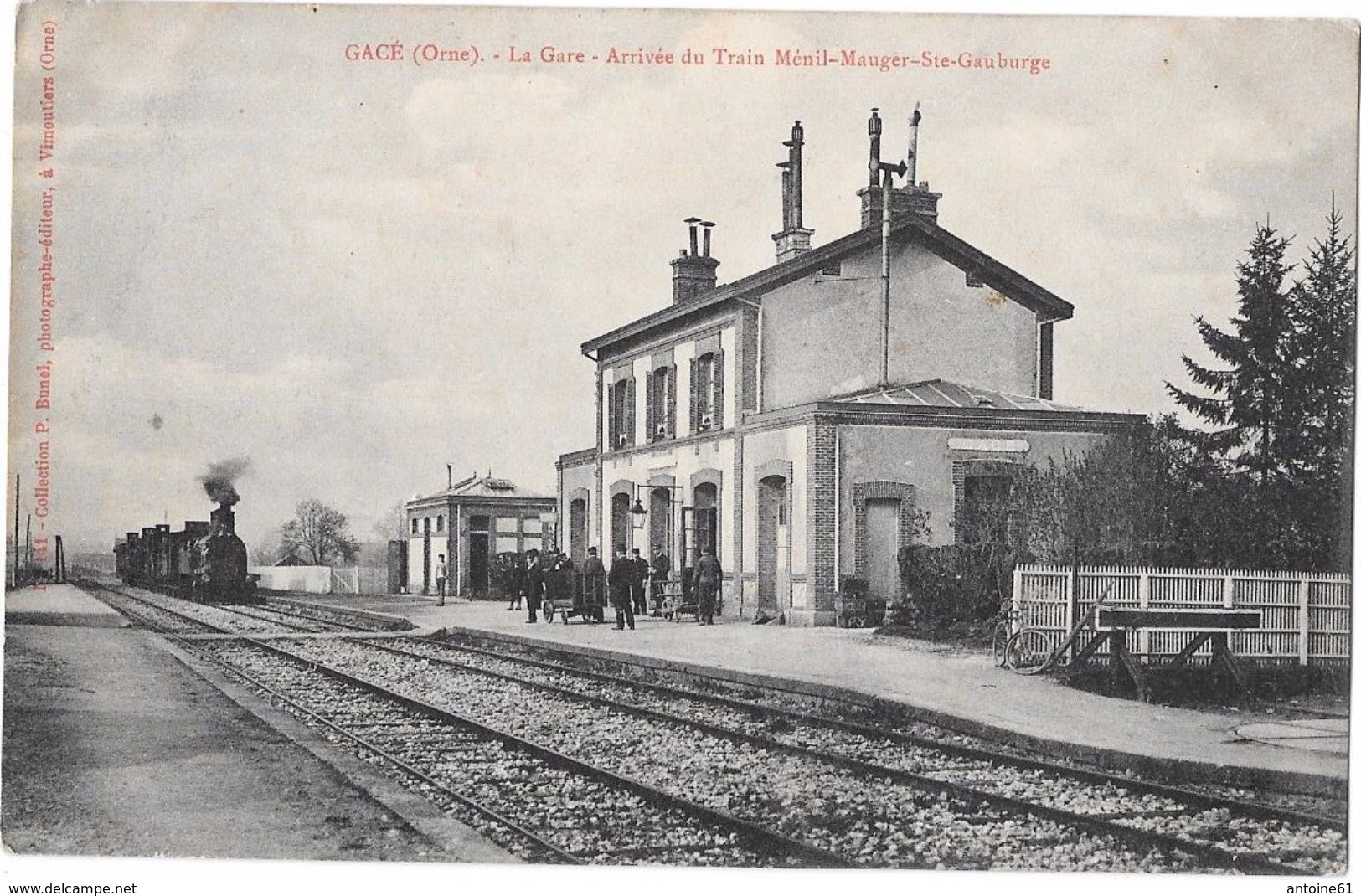 GACE --La Gare -Arrivée Du Train  Mesnil -Mauger --Ste-Gauburge - Gace