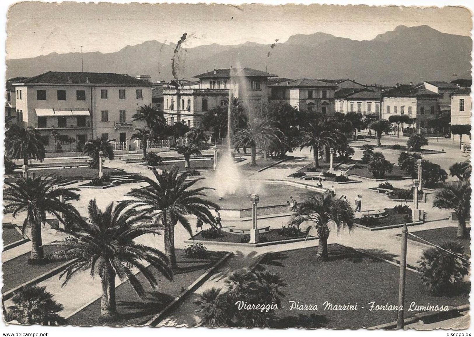 Z4450 Viareggio (Lucca) - Piazza Mazzini - Fontana Luminosa / Viaggiata 1957 - Viareggio