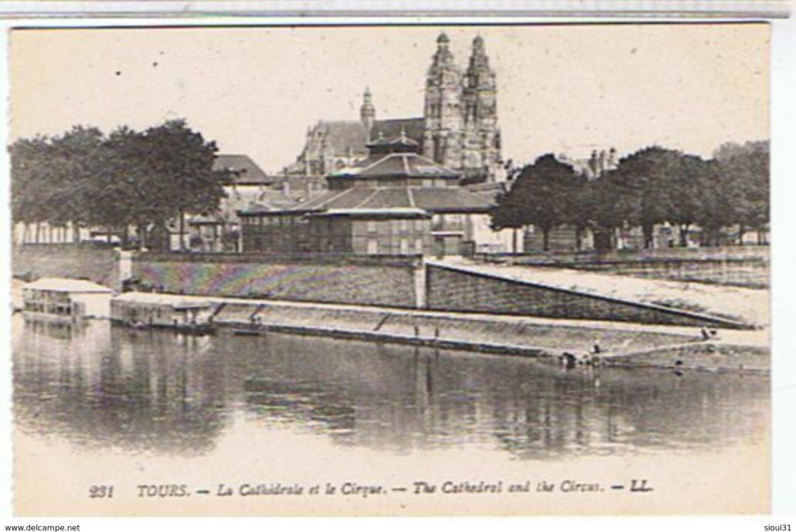 37....TOURS  LA  CATHEDRALE  ET LE CIRQUE  + LAVOIR  ET LAVEUSES    TBE - Tours