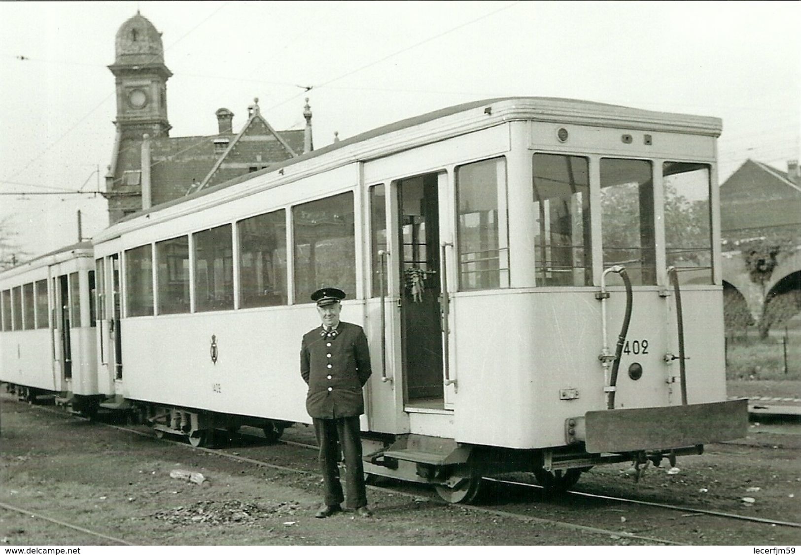 ZURENBORG PHOTO D UN TRAM TRAMWAY SUR LA PLACE DU VILLAGE EN FACE DU DEPOT (REPRODUCTION DE L ORIGINALE - Autres & Non Classés