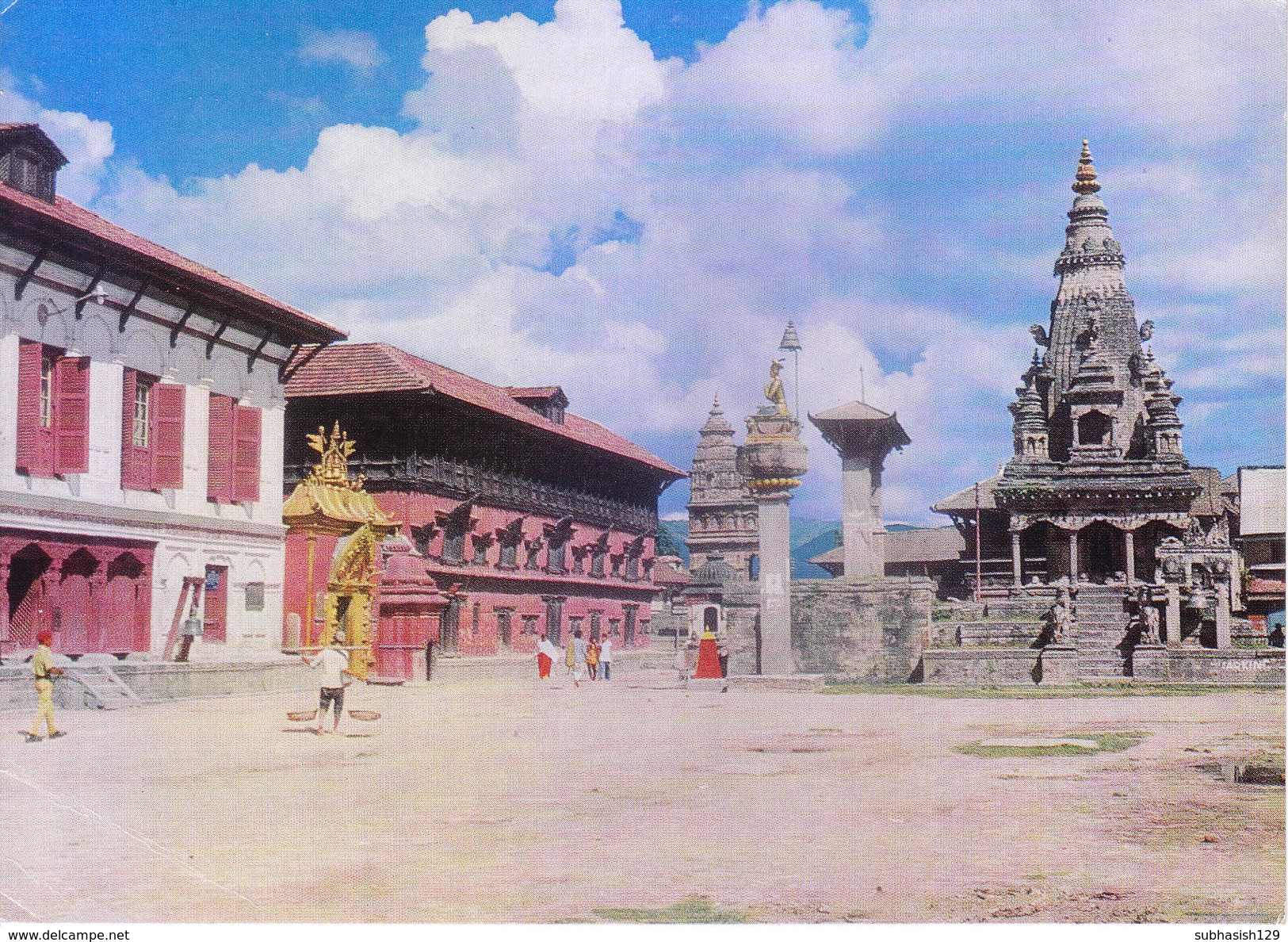 NEPAL - COLOUR PICTURE POST CARD - COTTAGE INDUSRIES & HANDICRAFTS EMPORIUM - BHAKTAPUR DURBAR SQUARE - Nepal