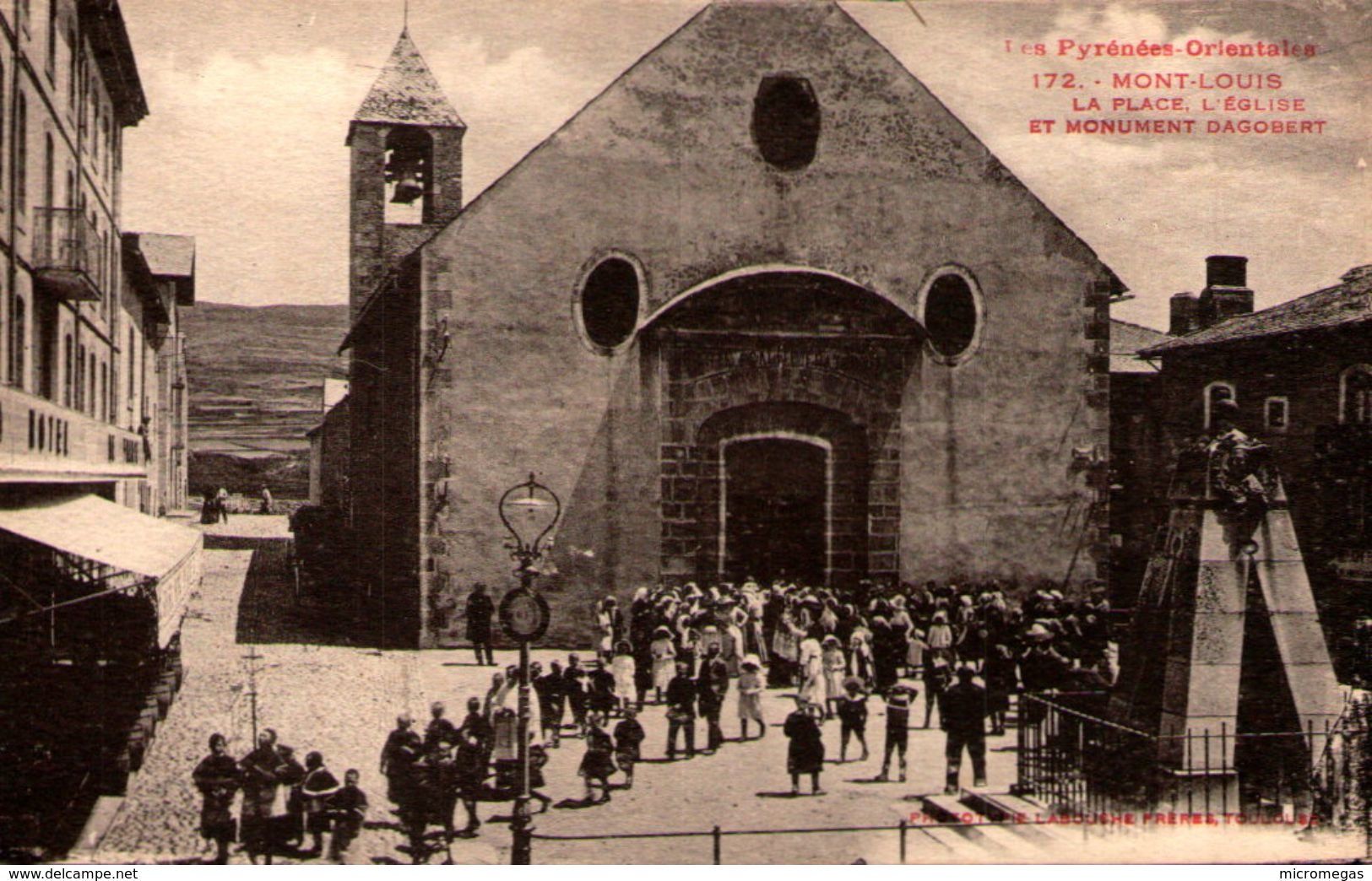 66 -  MONT-LOUIS - La Place, L'Eglise Et Monument Dagobert - Autres & Non Classés