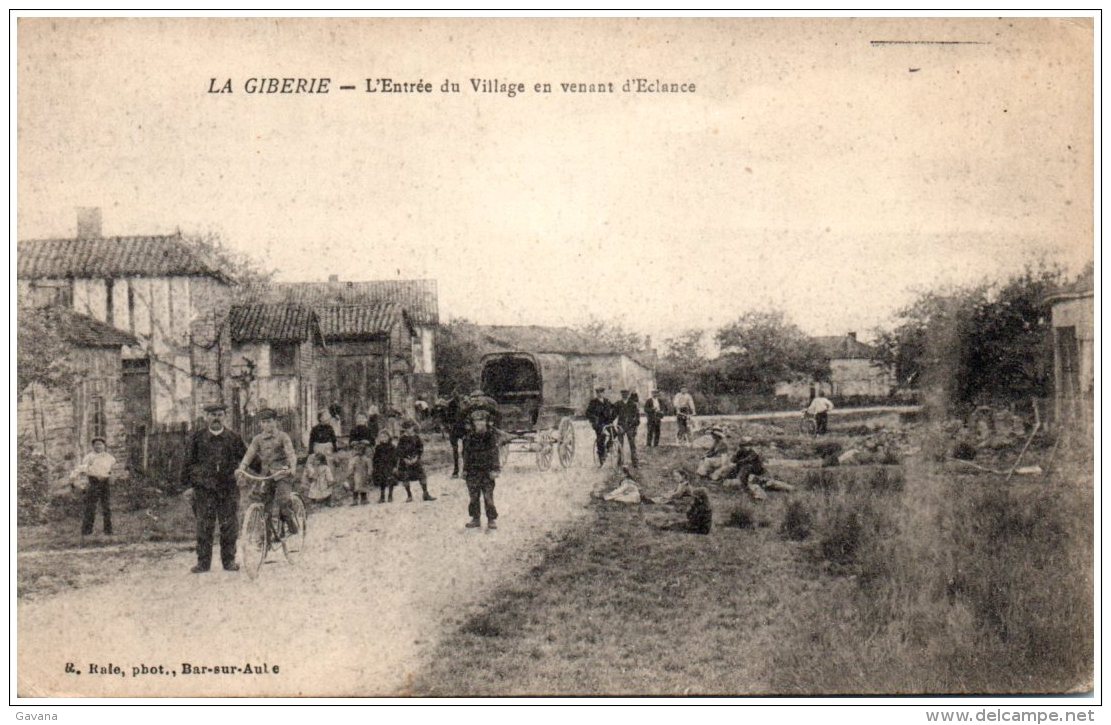 10 LA GIBERIE - L'entrée Du Village En Venant D'Eclance    (Recto/Verso) - Autres & Non Classés