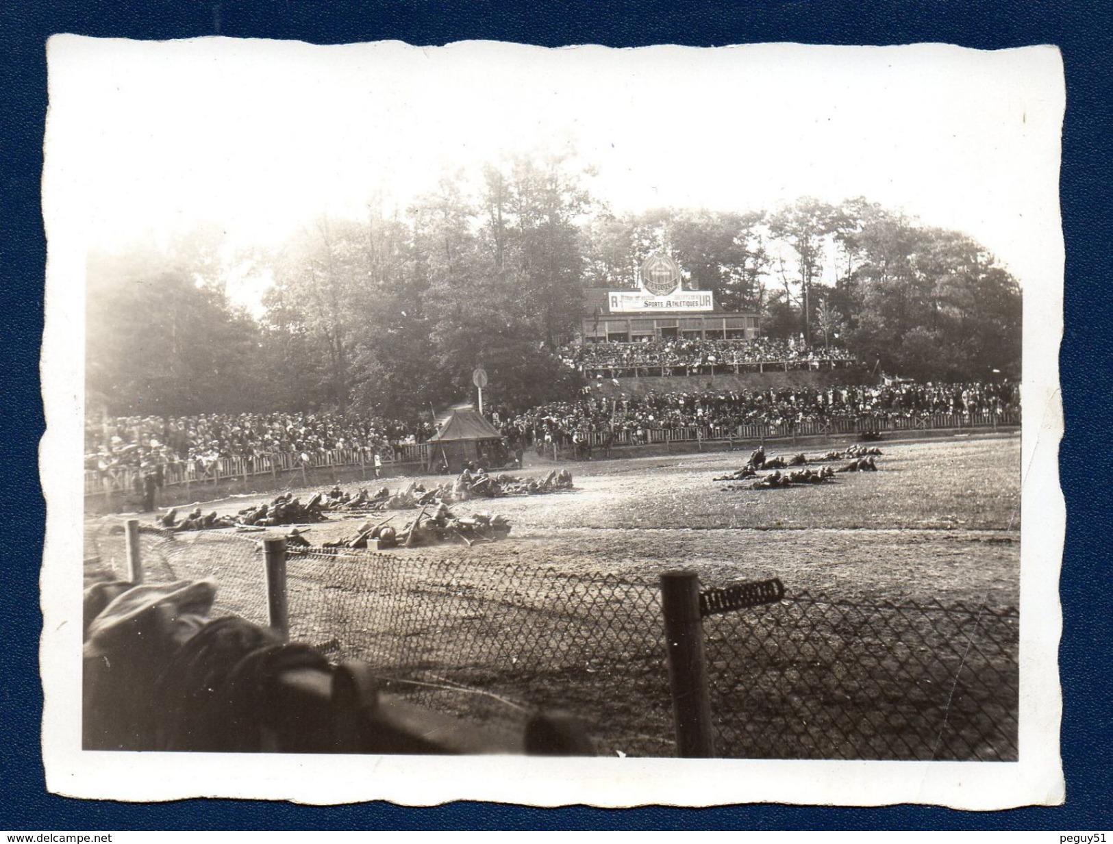 Stade De Rocour. Fête Militaire De Liège Juin 1931. Man&oelig;uvres Du 1er Rég.de Ligne Et Du 15è Rég. D'artillerie - Guerre, Militaire