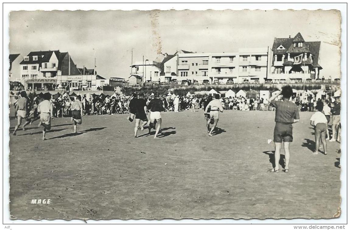 CPSM MERLIMONT PLAGE TRES ANIMEE, ANIMATION SUR LA PLAGE A MAREE BASSE, ( COURSE A PIED ? ), PAS DE CALAIS 62 - Autres & Non Classés