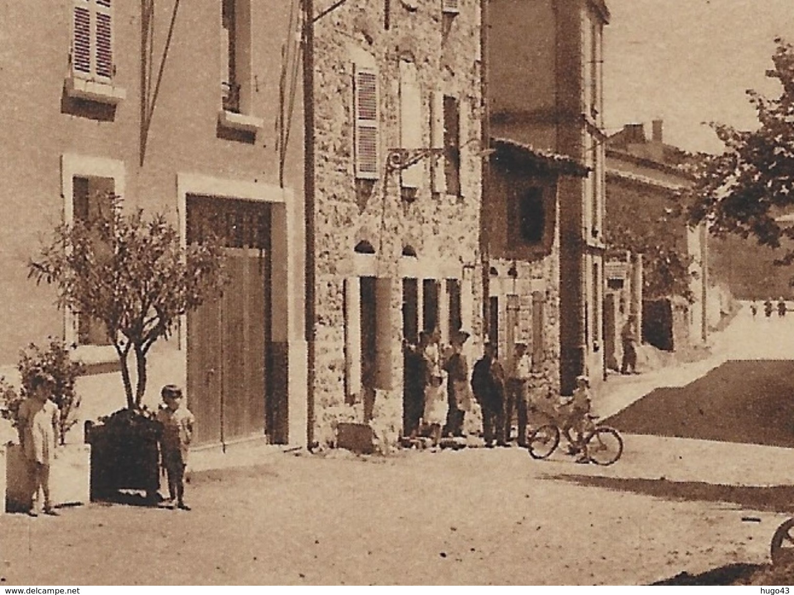 SAINT LAURENT D' AGNY - AVENUE DE LA GARE AVEC PERSONNAGES - FORMAT CPA NON VOYAGEE - Autres & Non Classés