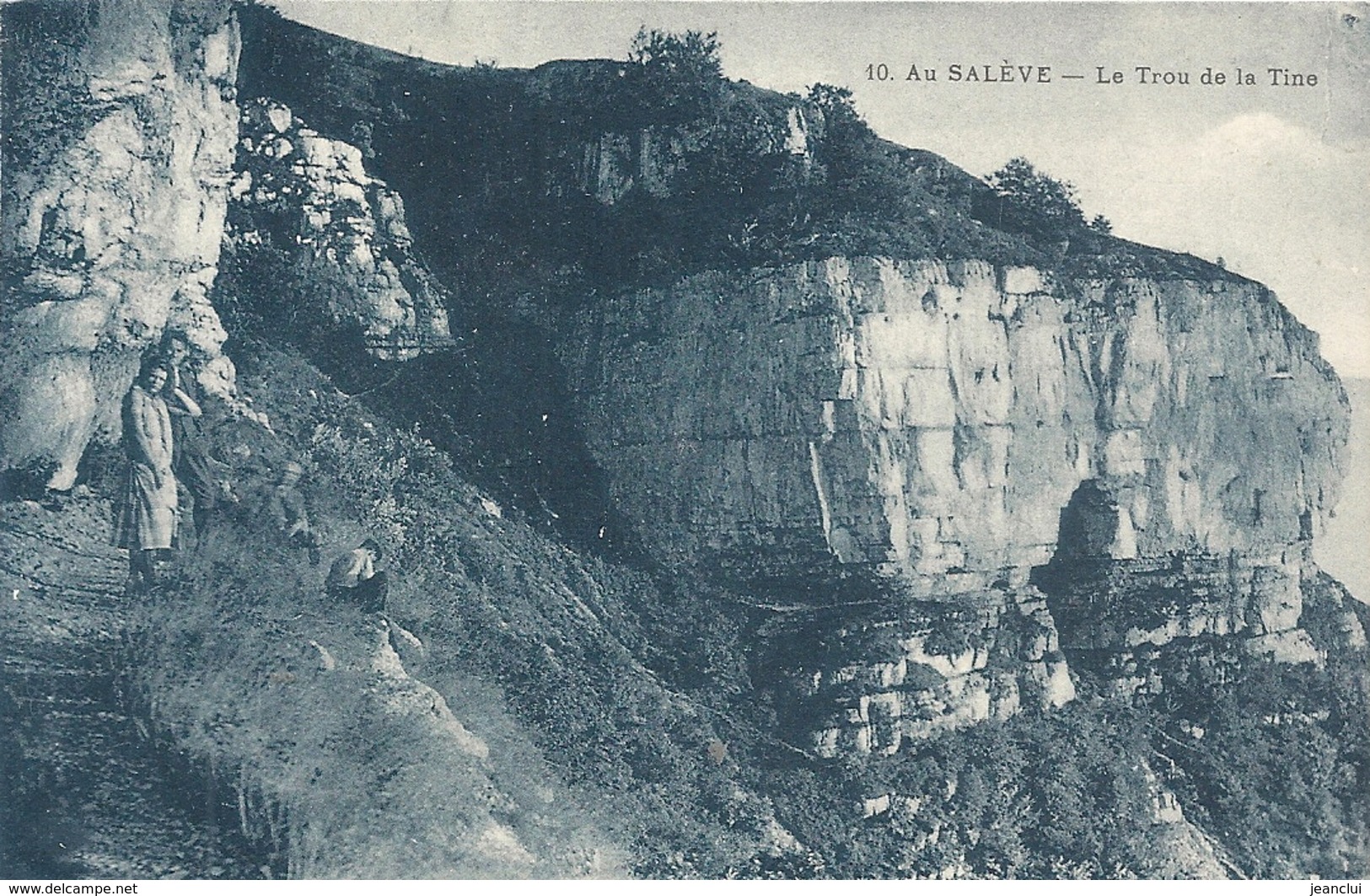 10. AU SALEVE . LE TROU DE LA TINE + 4 PERS AU 1er PLAN . NON ECRITE - Autres & Non Classés