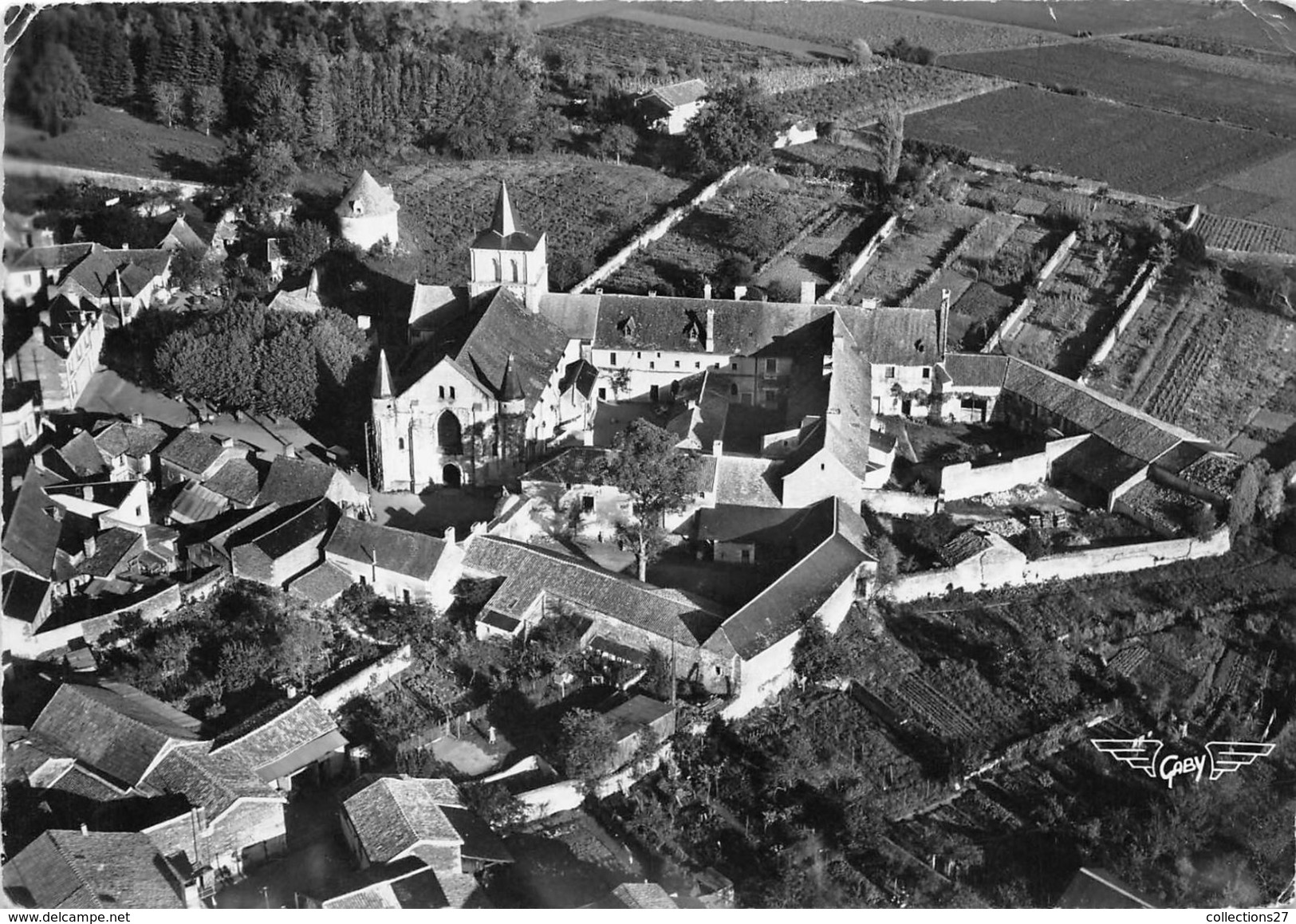 86-LENCLOITRE- L'EGLISE ET L'ANCIEN COUVENT VUE DU CIEL - Lencloitre