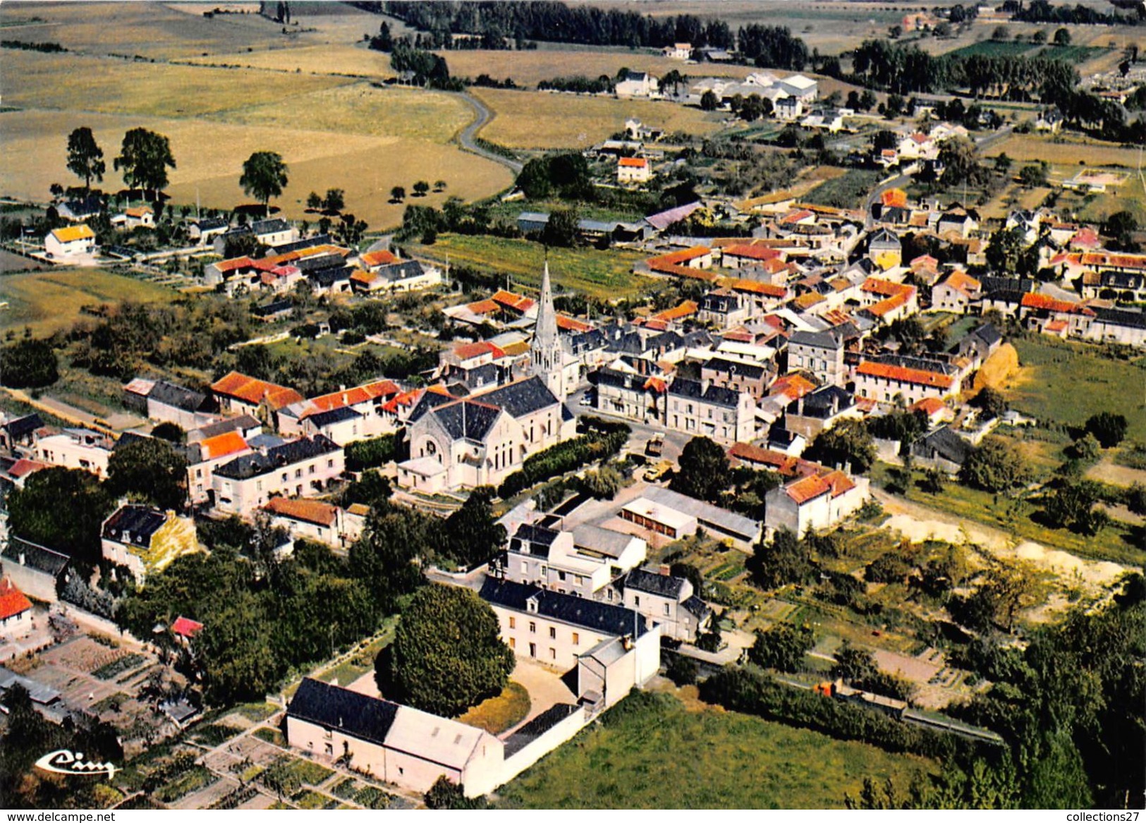 86-LES TROIS-MOUTIERS- VUE GENERALE AERIENNE DU BOURG - Les Trois Moutiers