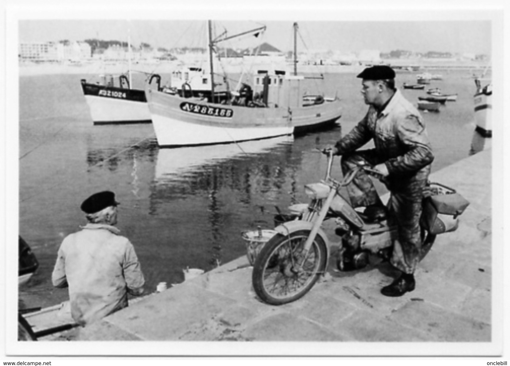 Quiberon Morbihan Marins Mobylette Jetée Port-maria 1980 Aventure Carto Tirage Limité état Superbe - Quiberon