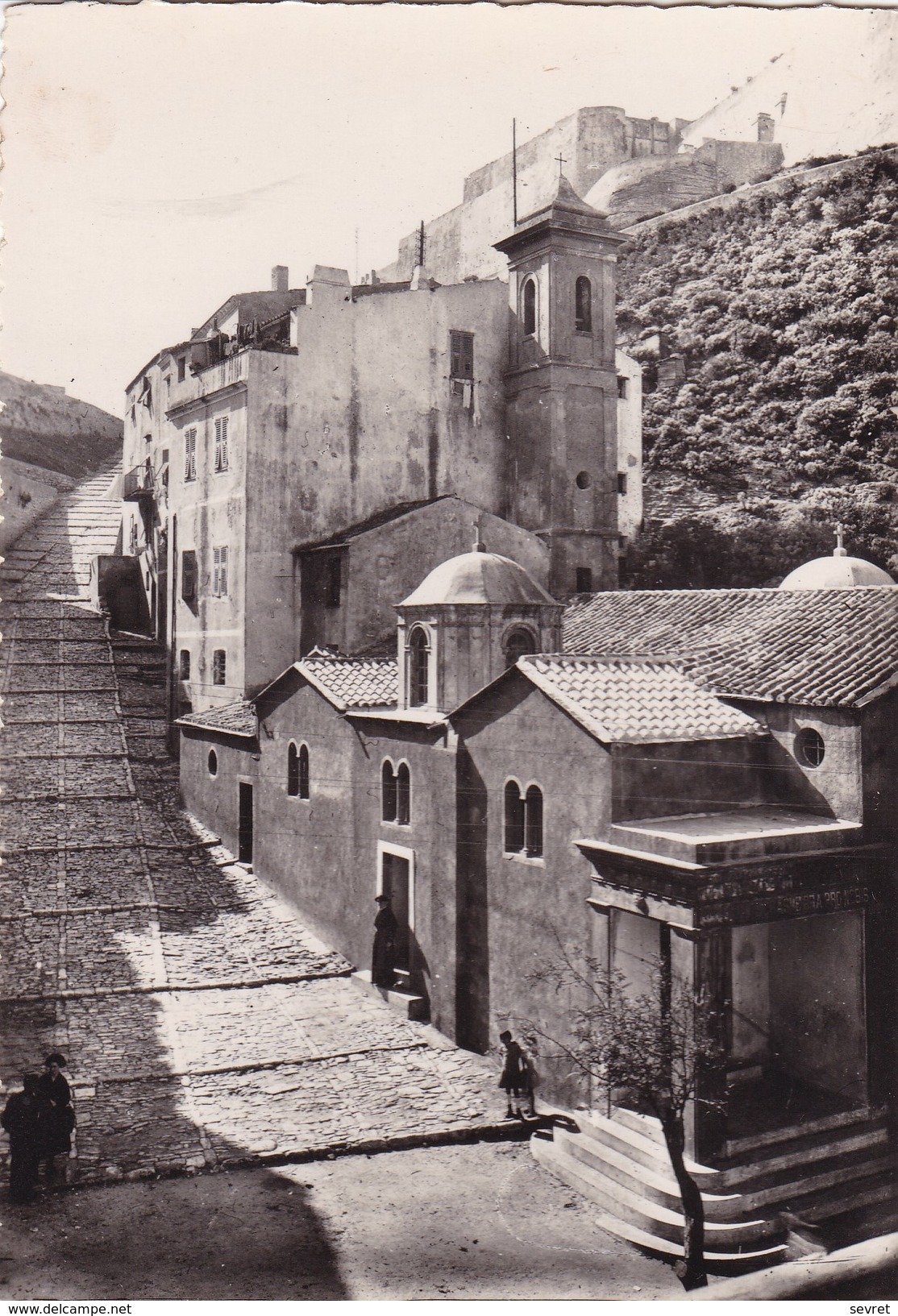 BONIFACIO. - La Marine. Eglise Saint-Erasme.  CPM Dentelée Rare - Autres & Non Classés