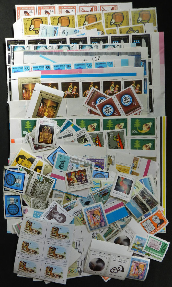 ARGENTINA Stock Of Modern Stamps, Very Thematic, Very Fine Quality, Catalog Val - Verzamelingen & Reeksen