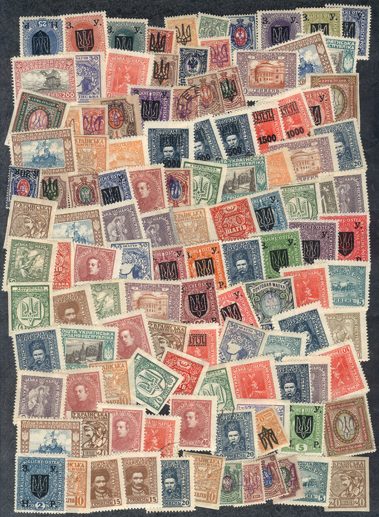 UKRAINE Lot Of Several Hundreds Old Stamps, Mostly Unused (lightly Hinged Or MN - Oekraïne