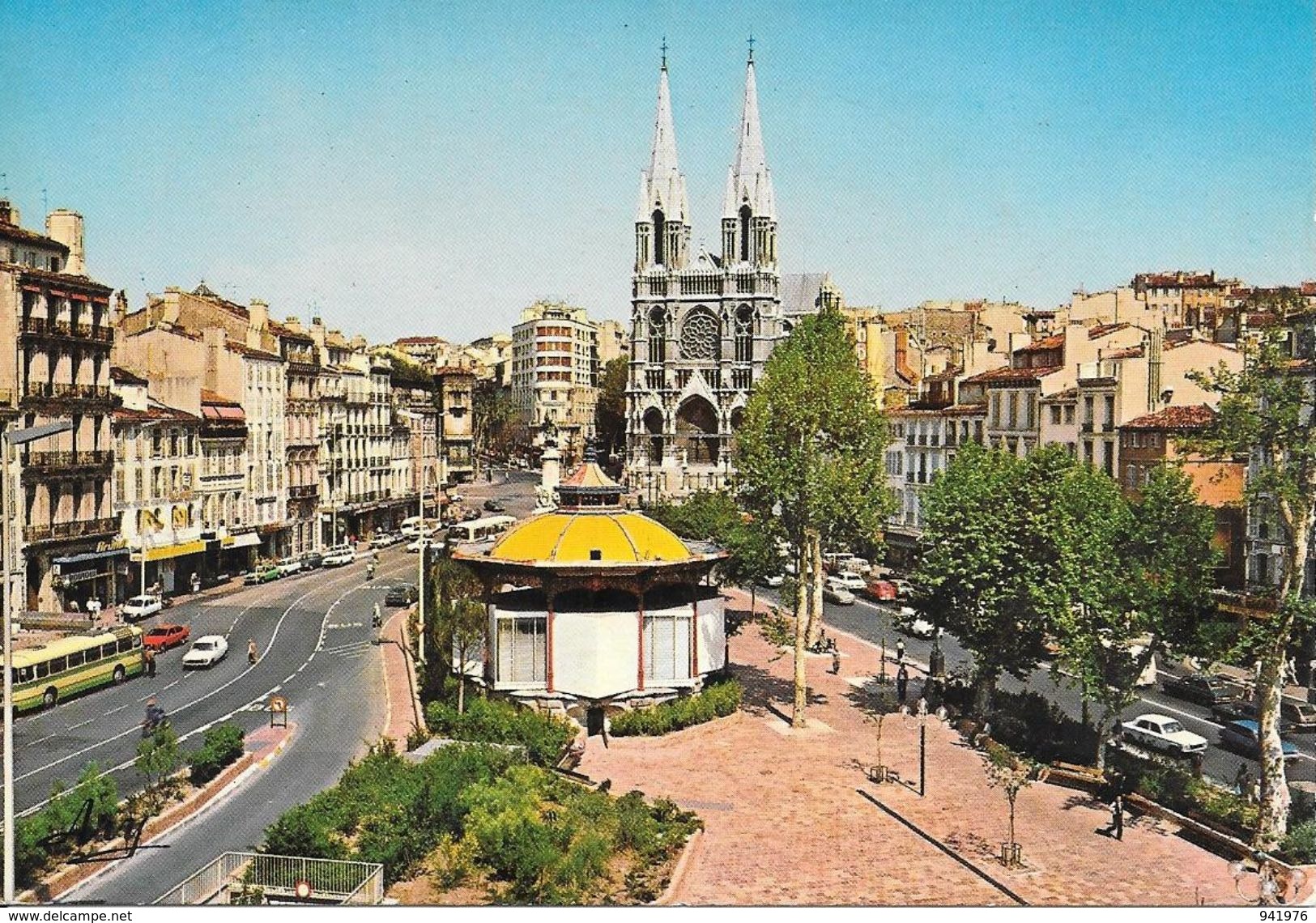 MARSEILLE CPM  EGLISE ST VINCENT NOMBREUSES VOITURES............ - Non Classés