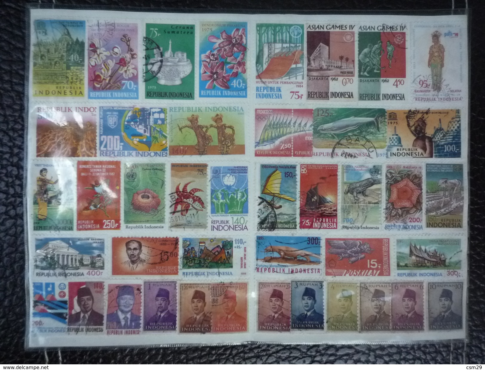 Dans Un Carton - Pochettes De Divers Pays - Neuf Et Oblitéré - 61 Scans - Vrac (min 1000 Timbres)