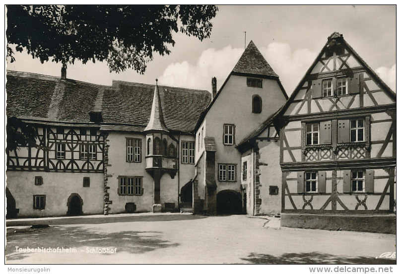 ALLEMAGNE )) TAUBERBISCHOFSHEIM   SchloBhof - Tauberbischofsheim