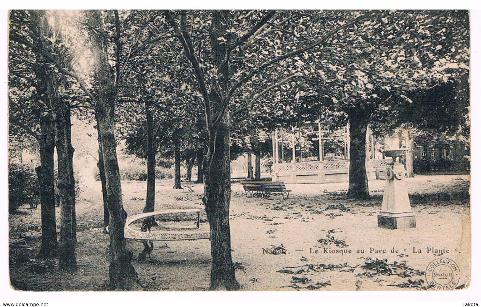 CPA  : NAMUR - La Plante - Le Kiosque Du Parc , Banc Arrondi - à Droite Maisons Du Quartier - Namur