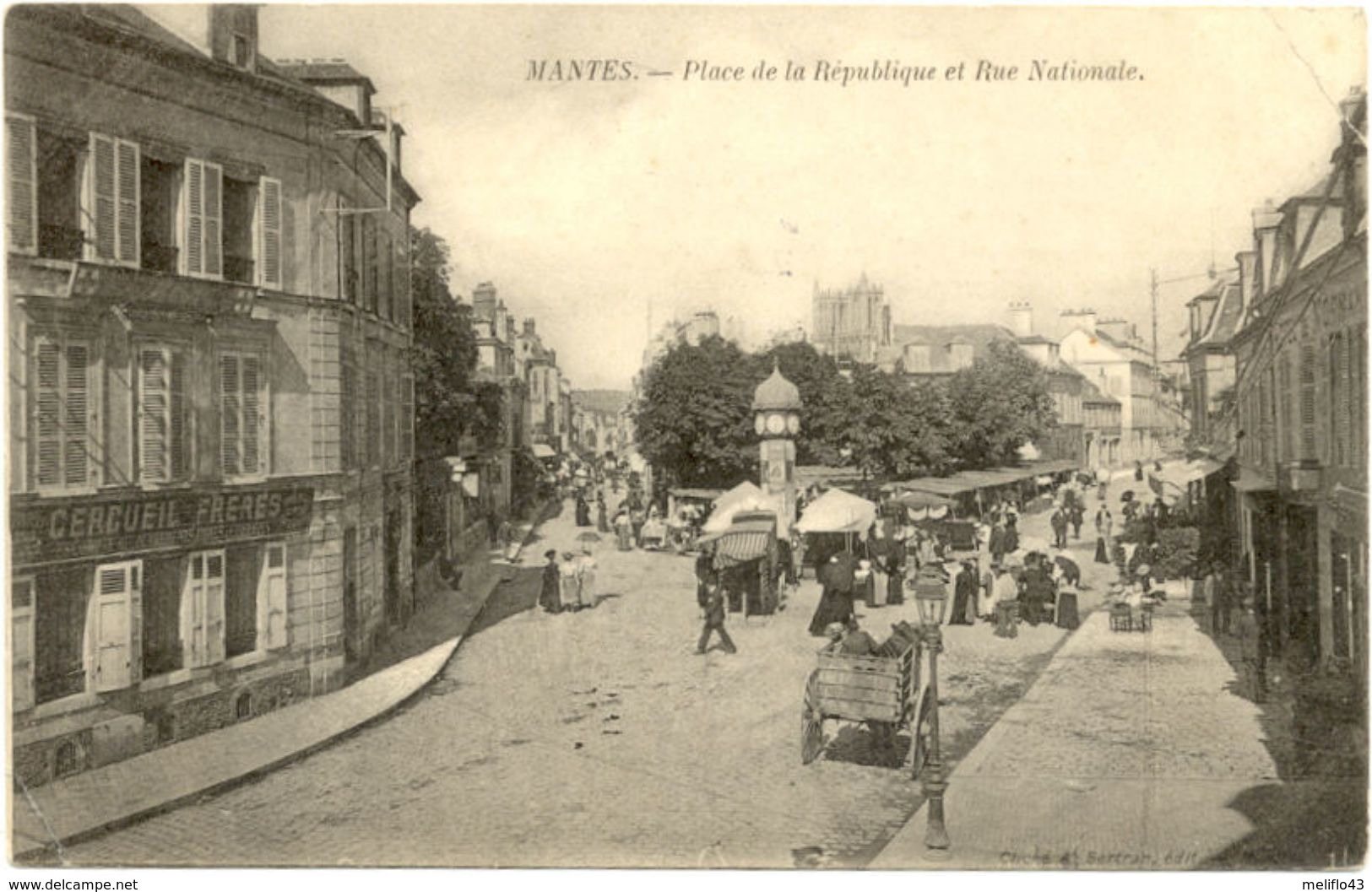 78/CPA A - Mantes - Place De La République Et Rue Nationale - Mantes La Ville