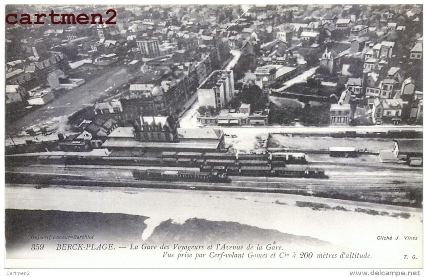 BERCK-PLAGE LA GARE DES VOYAGEURS ET L´AVENUE DE LA GARE VUE PRISE PAR CERF-VOLANT GOMES ET COMPAGNIE A 200 METRES - Berck