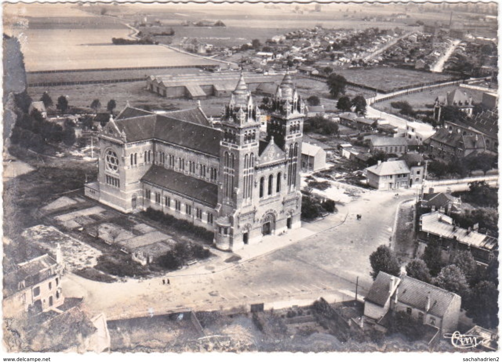 59. Gf. MERVILLE. Eglise St-Pierre. Vue Aérienne. 272-56 - Merville