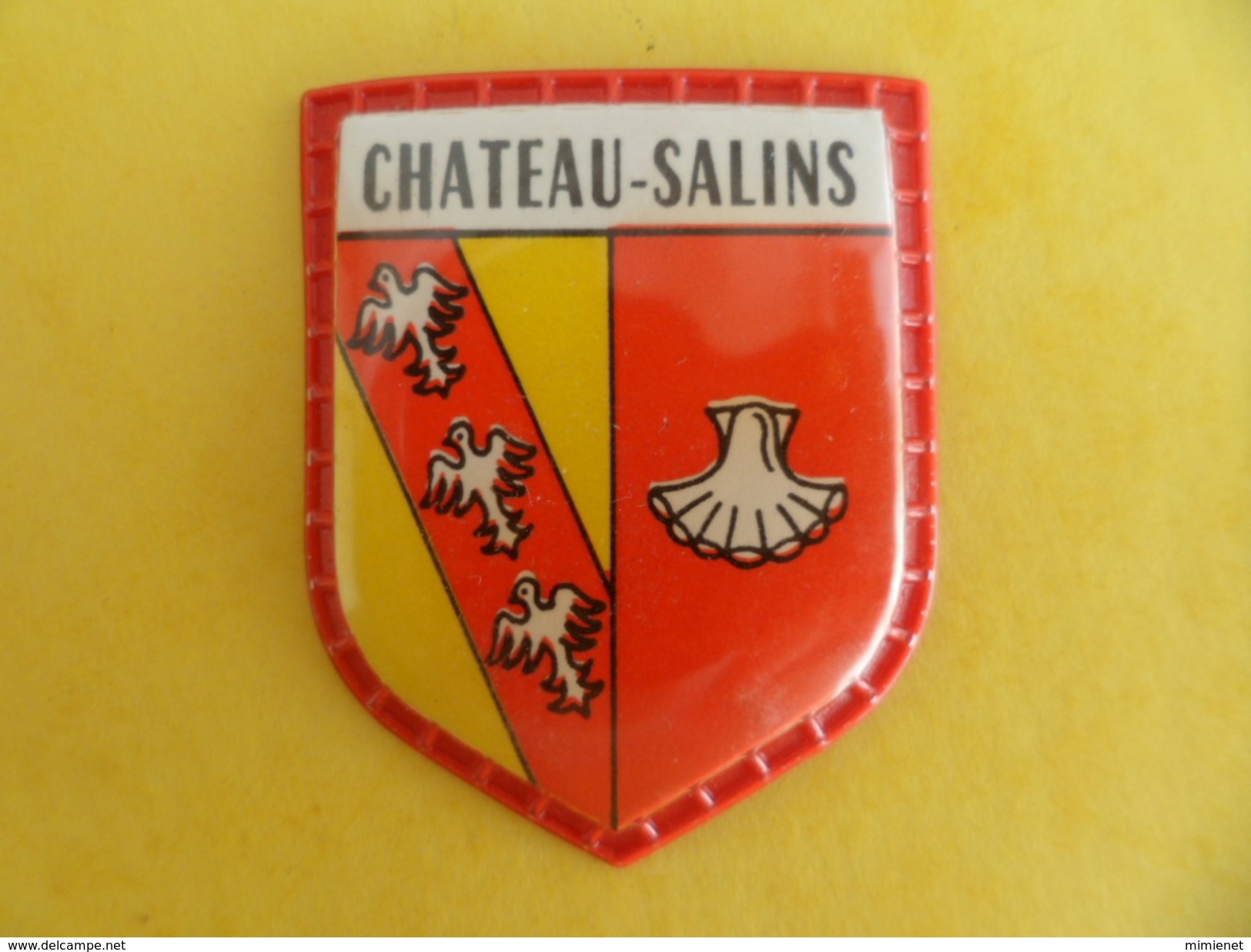 +ou- 1960 Ecusson Blason Ville CHATEAU SALINS Moselle  - Publicité France Lait Quick Lait Regilait - Patches