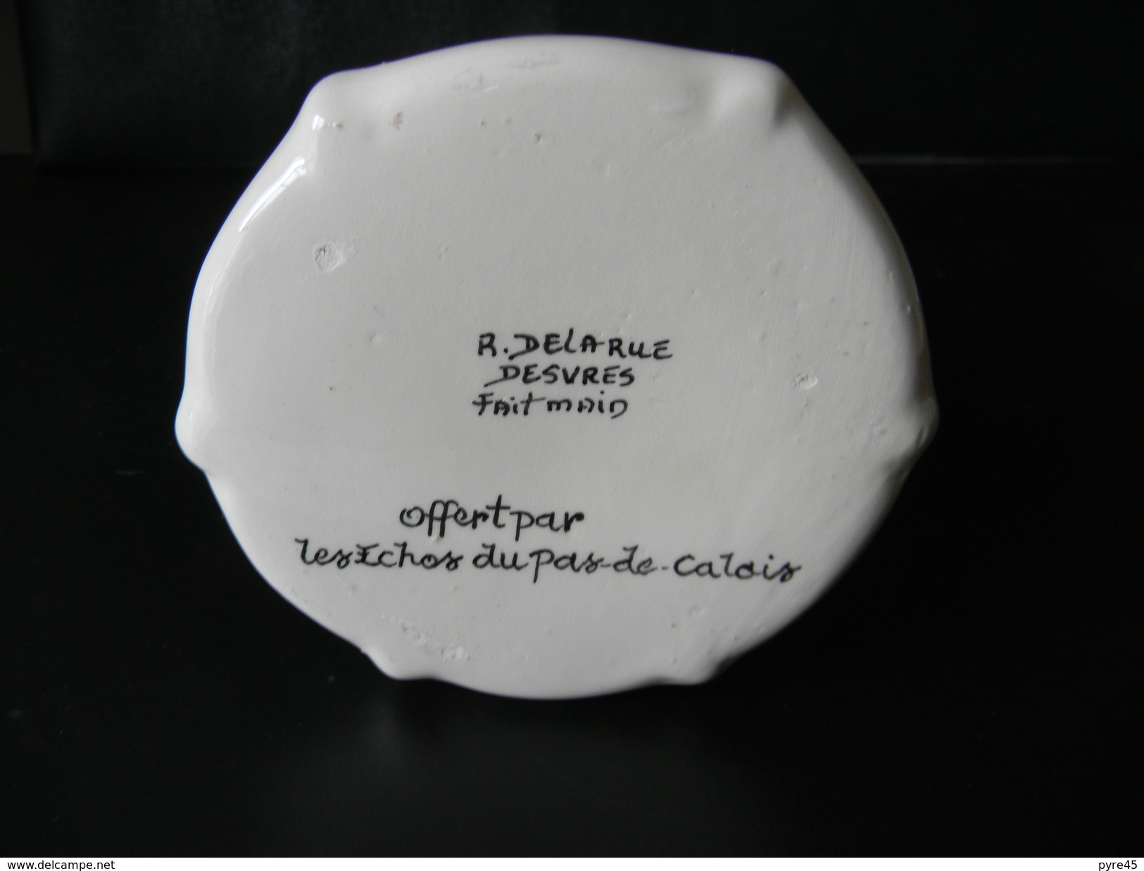 VASE SOLIFLORE EN CERAMIQUE DE DESVRES R. DELARUE 30 X 11 CM POIDS 431 GR - Desvres (FRA)